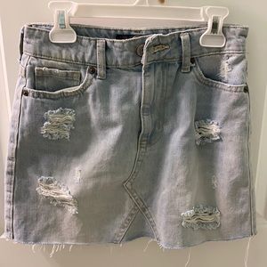 Aeropostale Light Wash Ripped Short Denim Skirt in a size 0. Excellent Condition